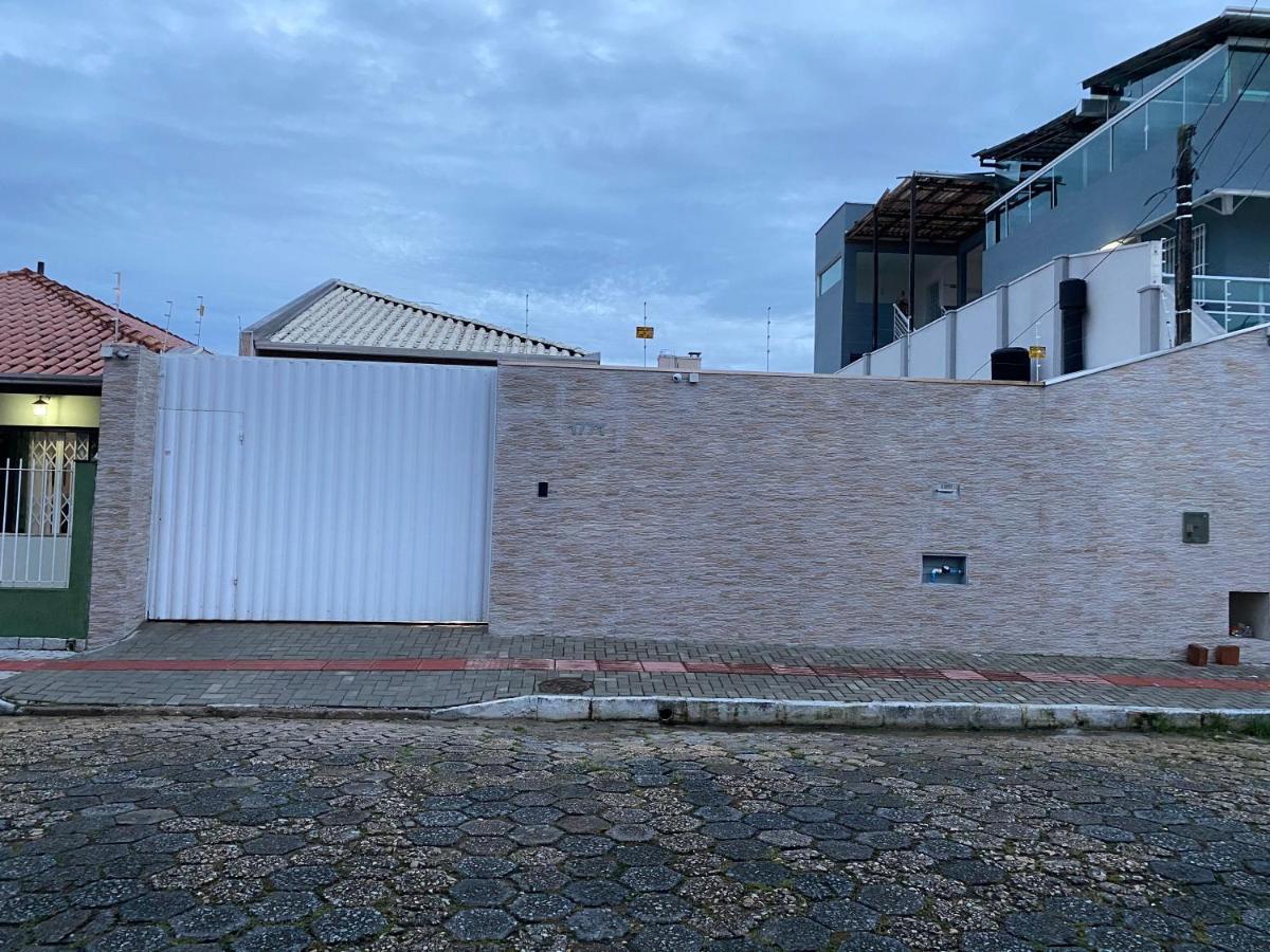 Casa No Centro De Balneario Camboriu Βίλα Εξωτερικό φωτογραφία